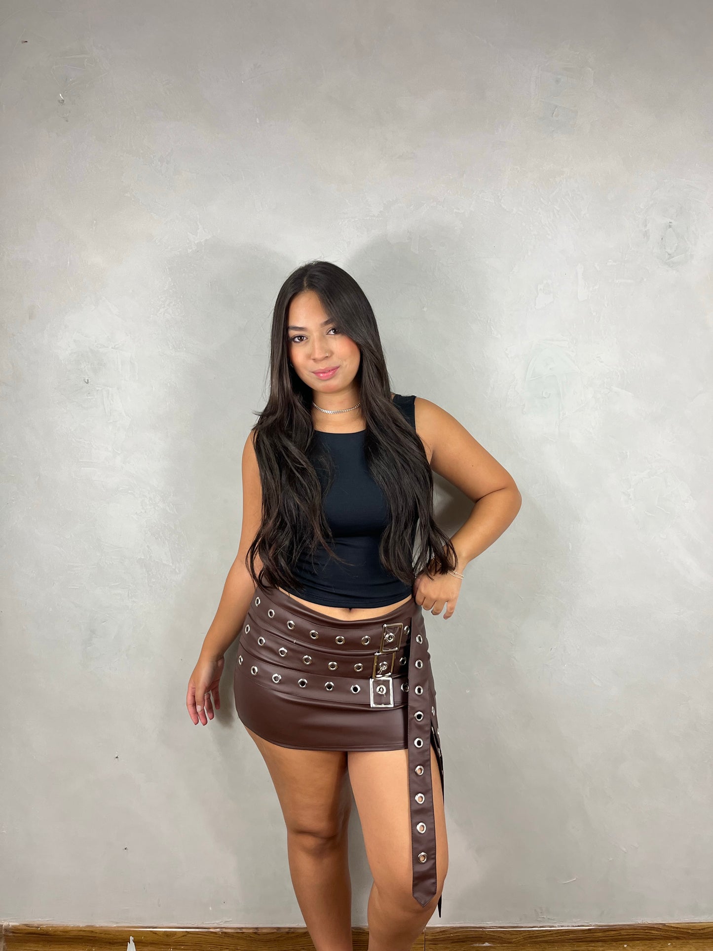 Shorts saia Couro Albânia