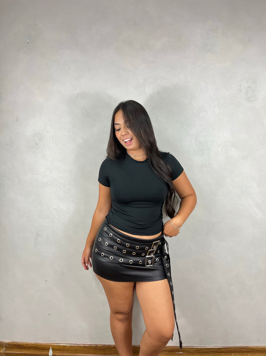 Shorts saia Couro Albânia